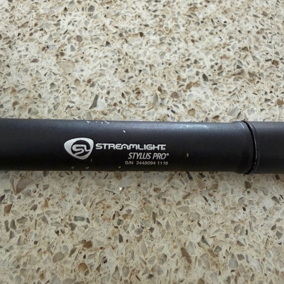 Streamlight Stylus Pro Black Flashlight - Picture 2 of 8
